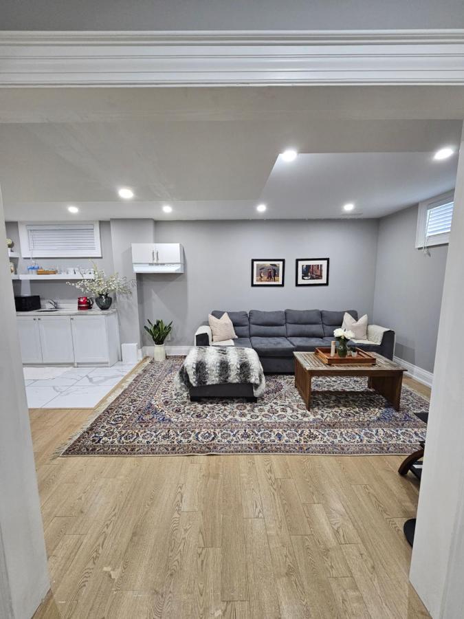 Basement Apartment In Luxury Beach House Toronto Dış mekan fotoğraf