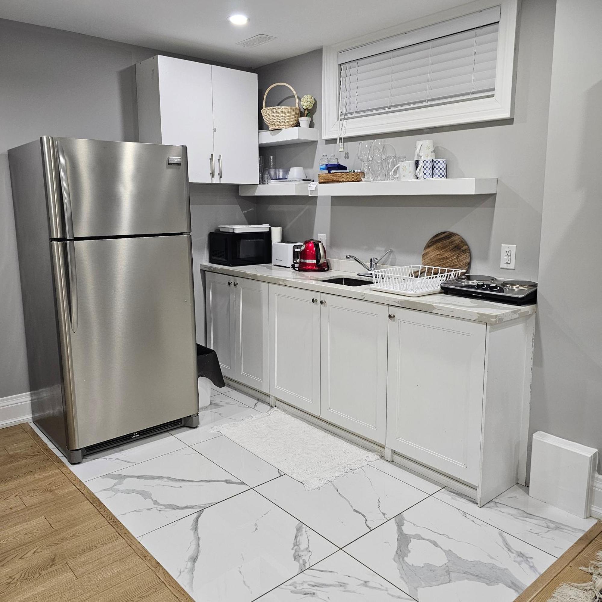 Basement Apartment In Luxury Beach House Toronto Dış mekan fotoğraf