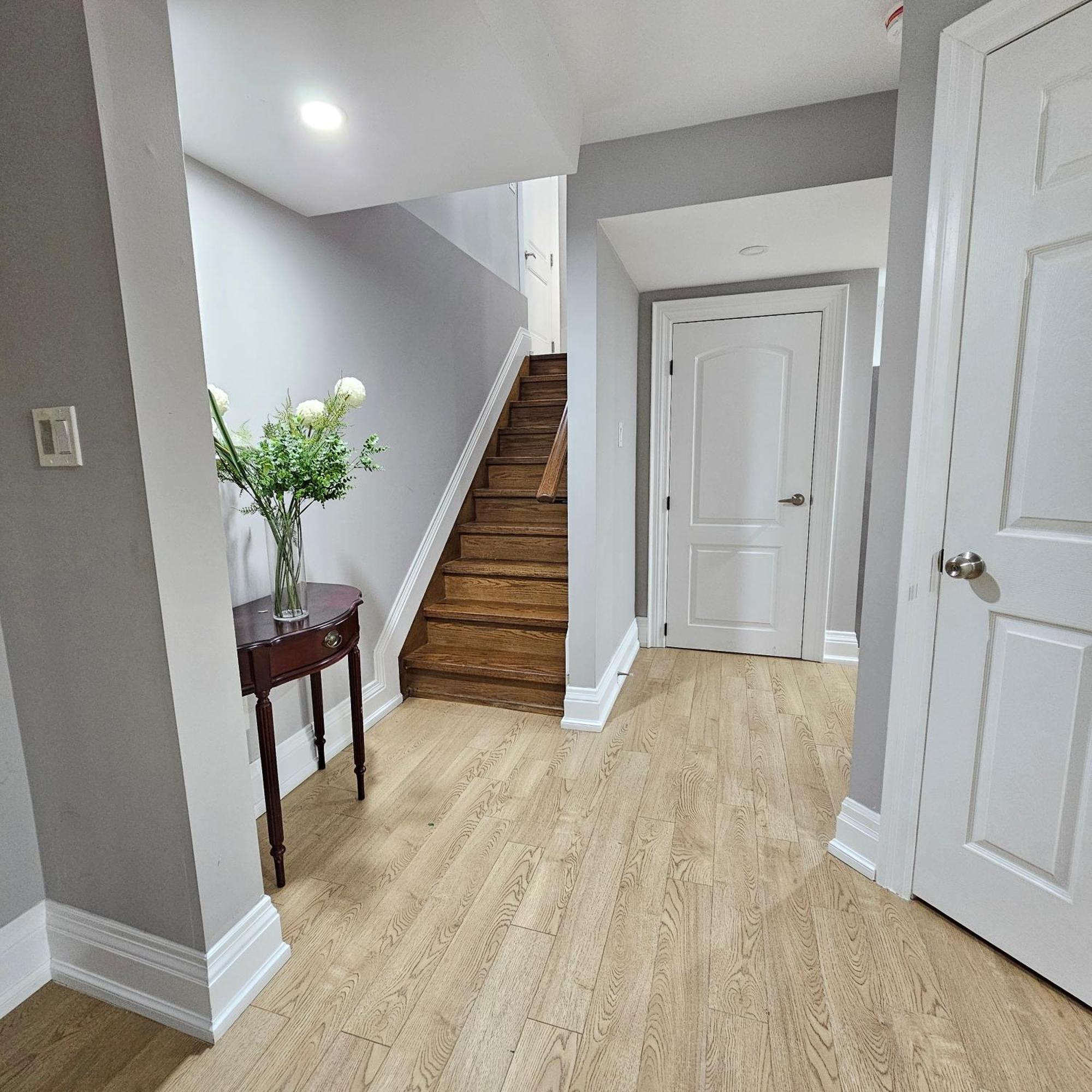 Basement Apartment In Luxury Beach House Toronto Dış mekan fotoğraf